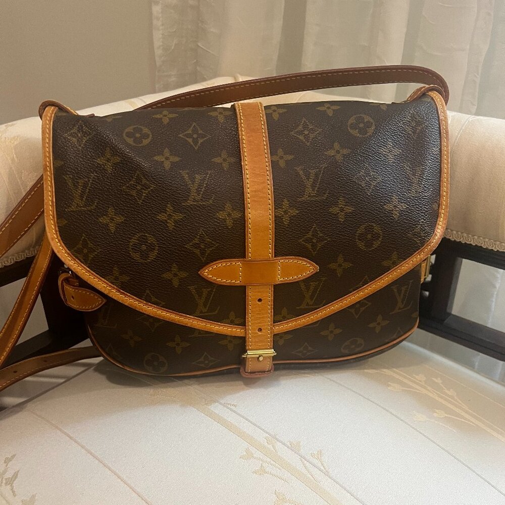 Louis Vuitton Saumur 30 – Monogram Crossbody – Priced to Reflect Wear